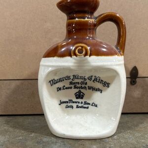 Munro's King Of Kings Ashtray